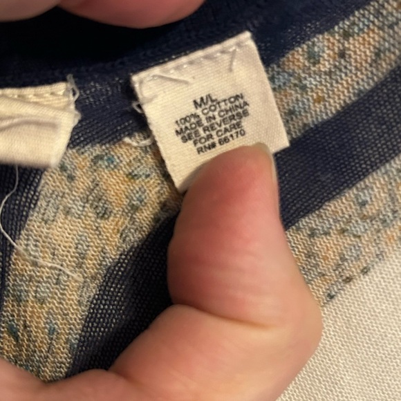 Moth floral kimono size M/L very lightweight with a tie. Boho summer vibes - Picture 4 of 7